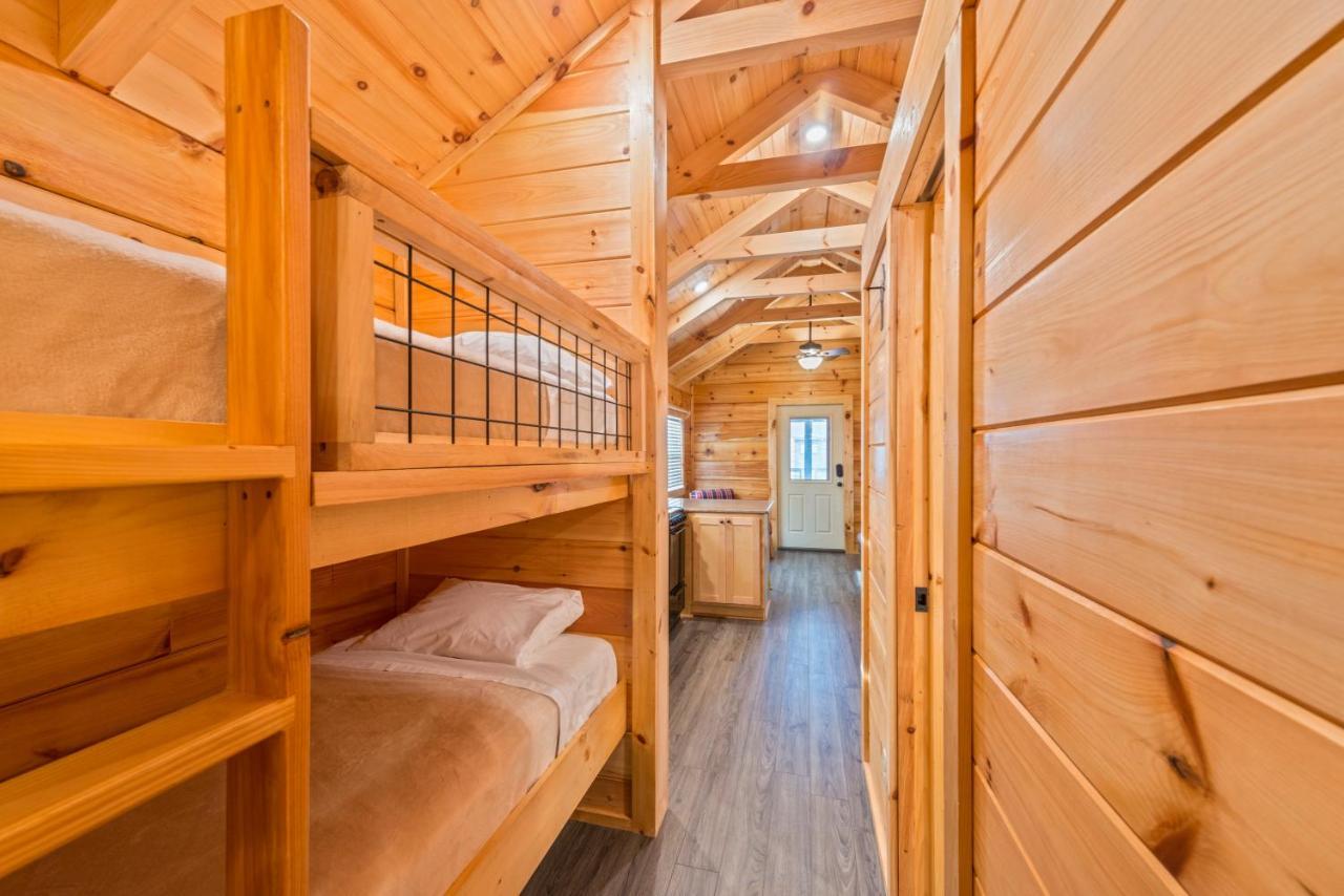Great Escapes Rv Resort Bryan College Station 外观 照片
