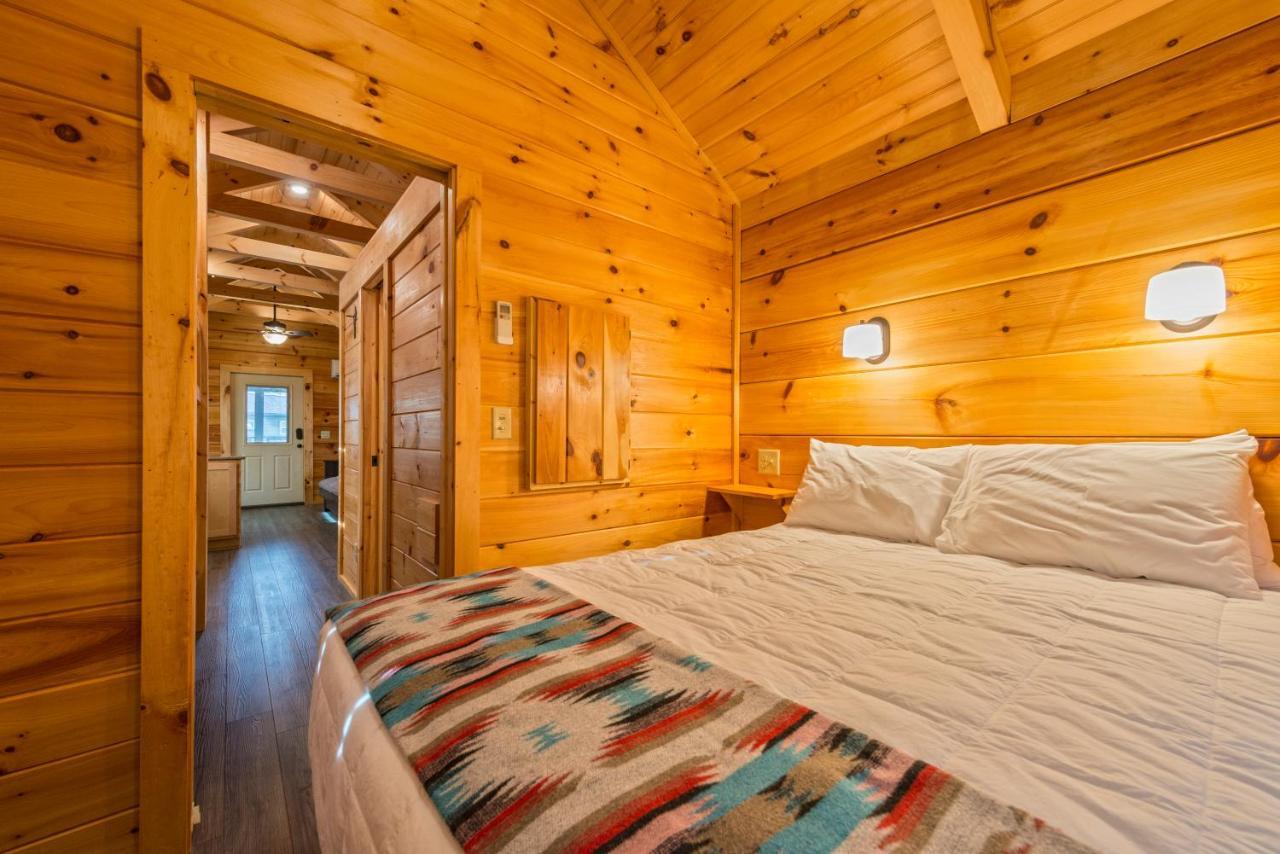 Great Escapes Rv Resort Bryan College Station 外观 照片