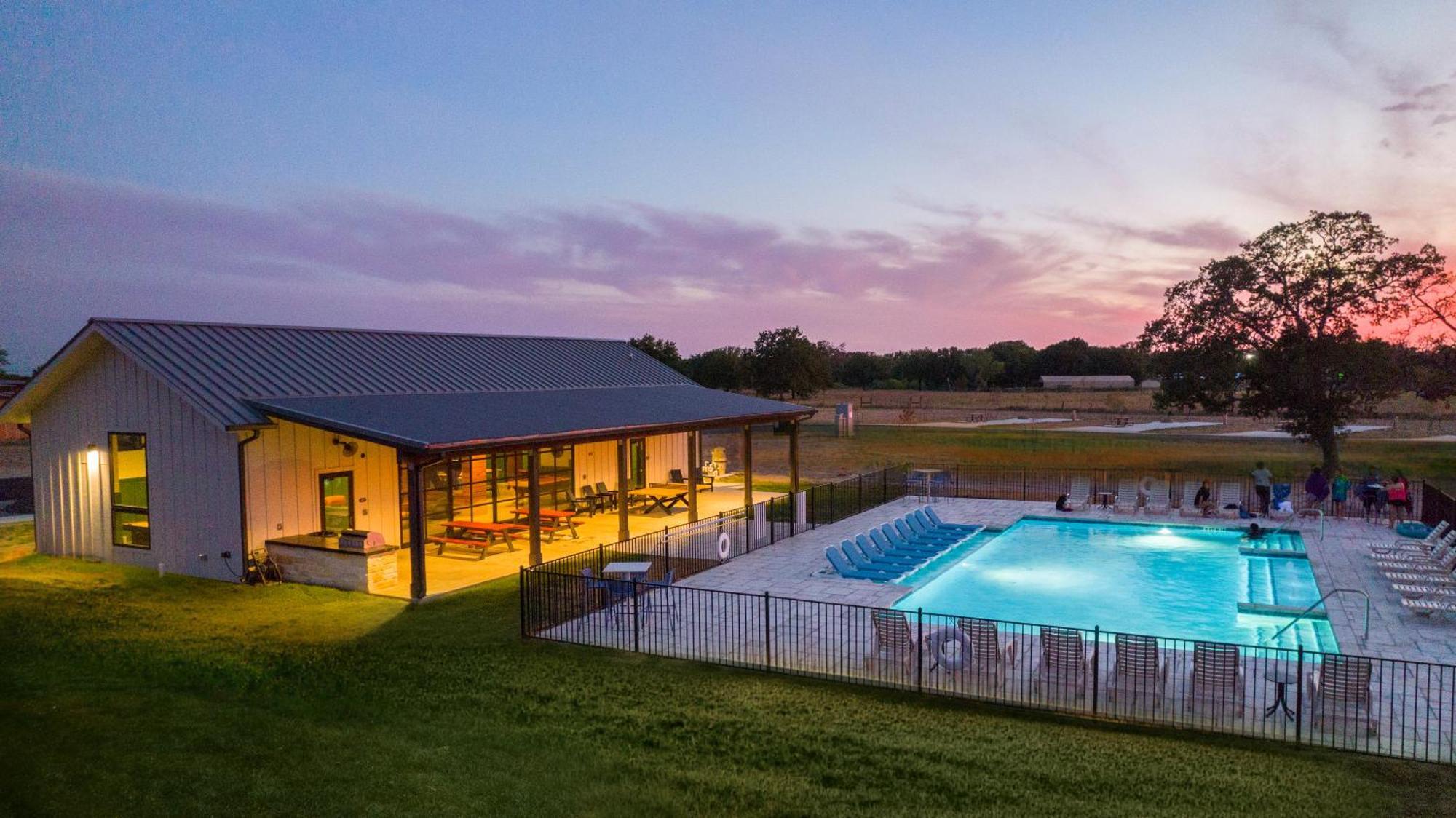 Great Escapes Rv Resort Bryan College Station 外观 照片