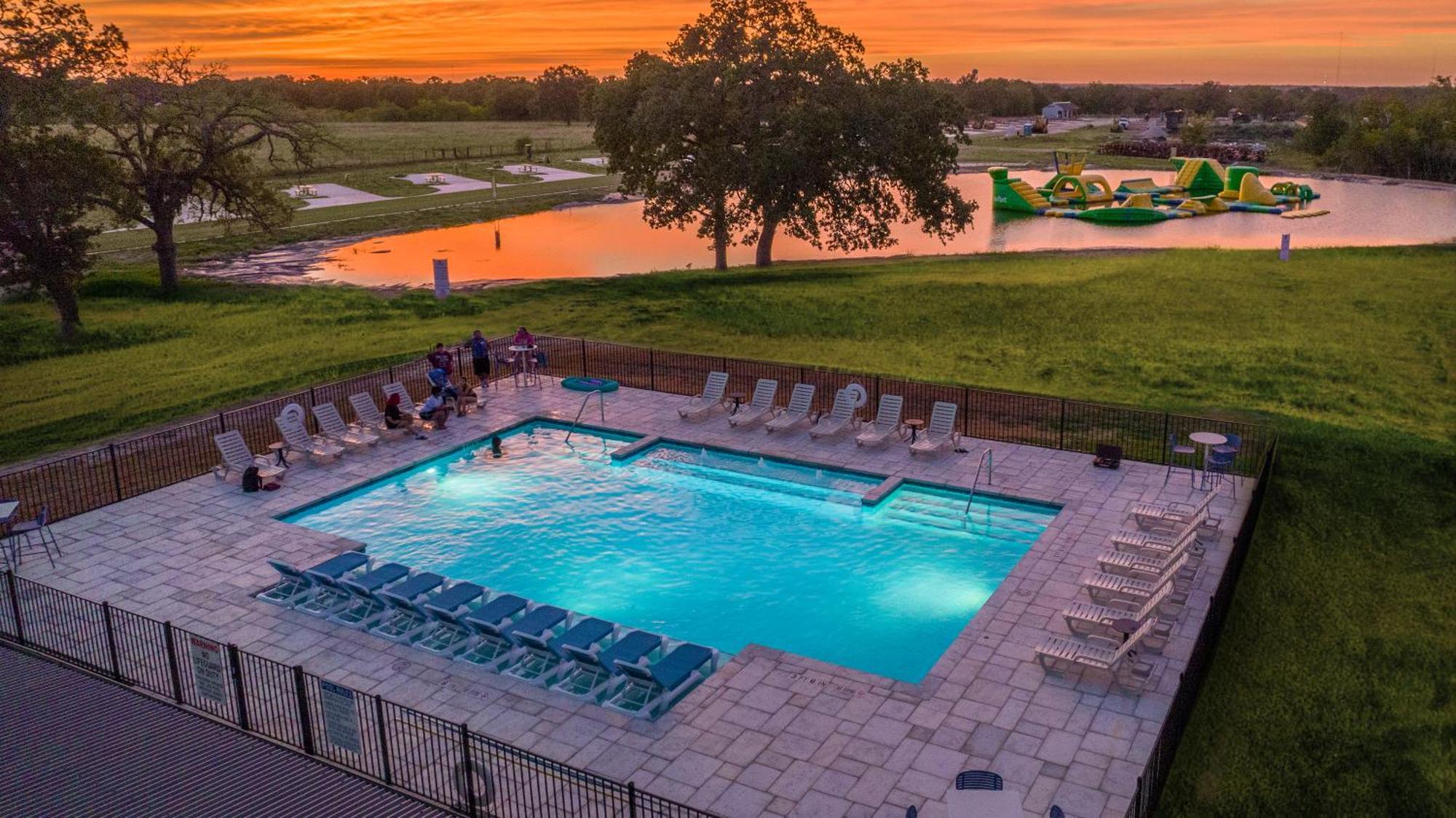 Great Escapes Rv Resort Bryan College Station 外观 照片